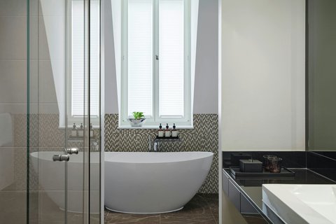 Bathroom Deluxe Suite