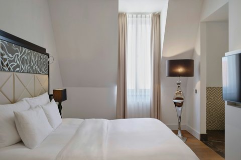 Bedroom Deluxe Suite