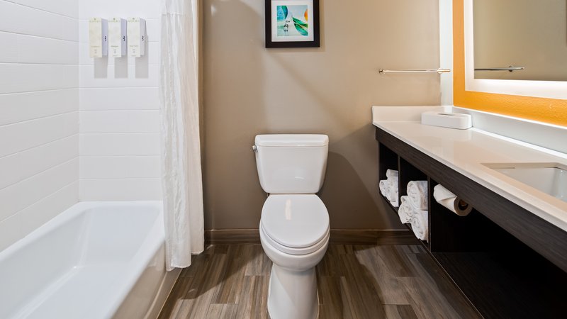 Holiday Inn Express and Suites Pasadena Houston Southeast