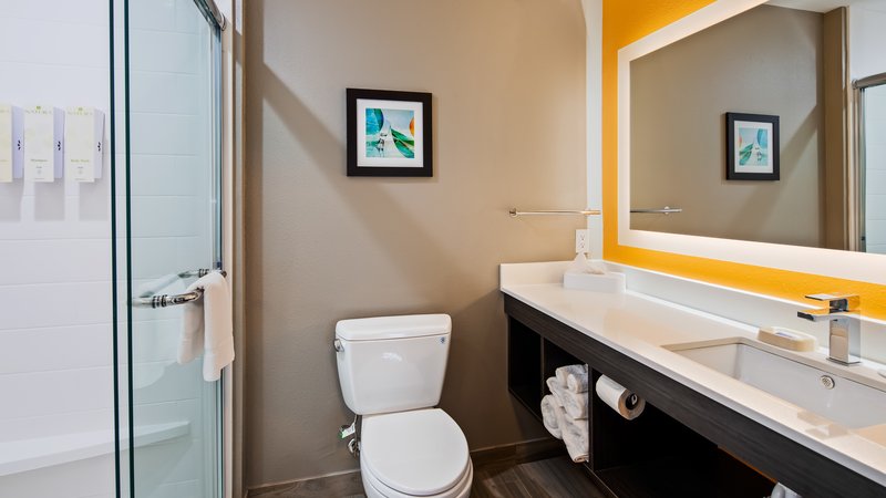 Holiday Inn Express and Suites Pasadena Houston Southeast