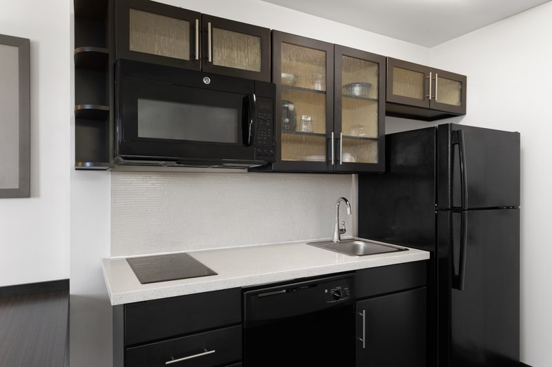 Candlewood Suites – Military Building 3440