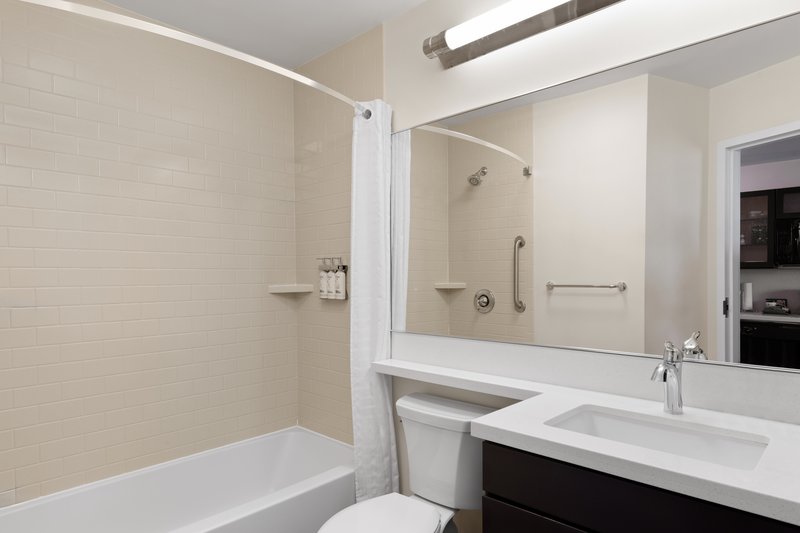 Candlewood Suites – Military Building 3440