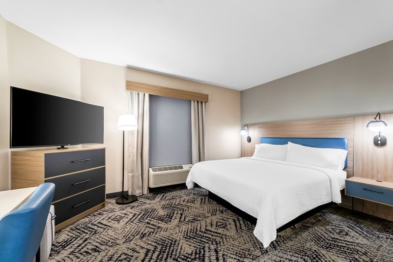CANDLEWOOD SUITES VICTORIA