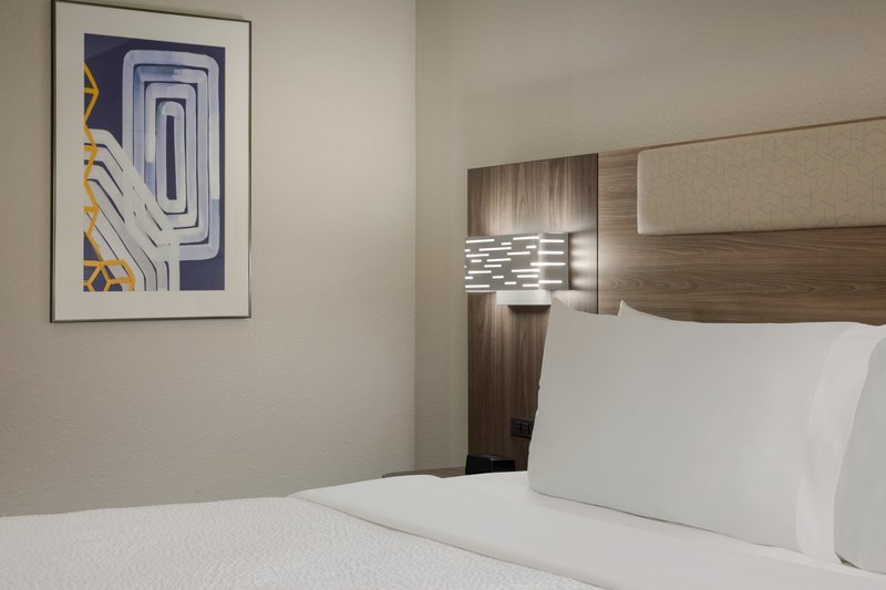 HOLIDAY INN EXP KENNESAW