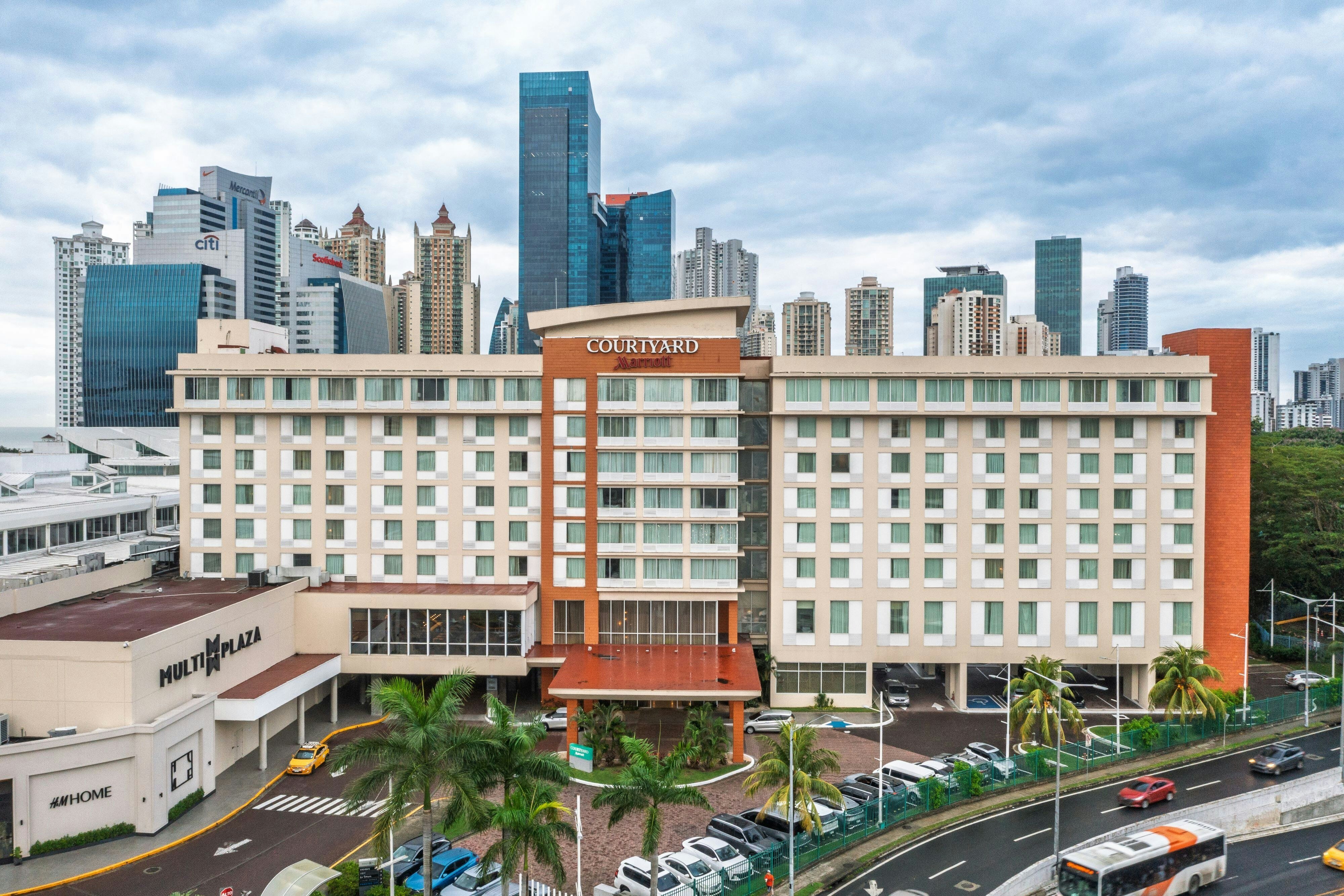 Courtyard Panama Multiplaza Mall