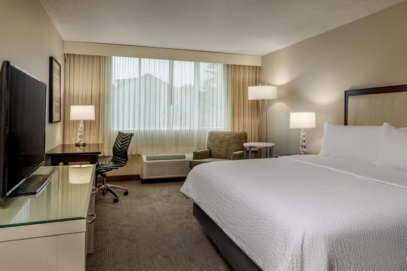 HOLIDAY INN HOTEL STES PEABODY