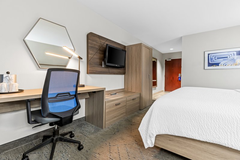 HOLIDAY INN EXP STES FLORENCE