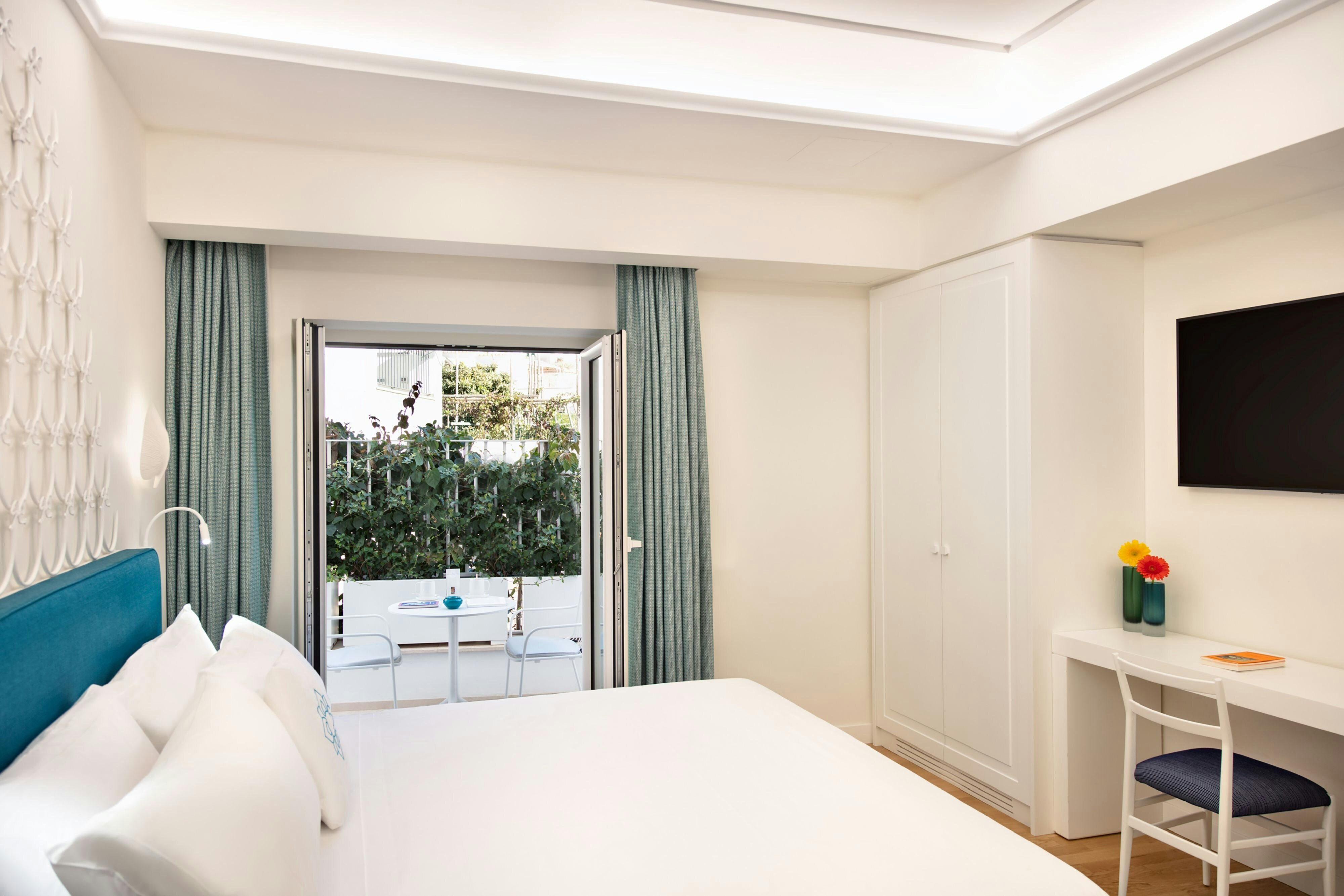 Pazziella Garden & Suites