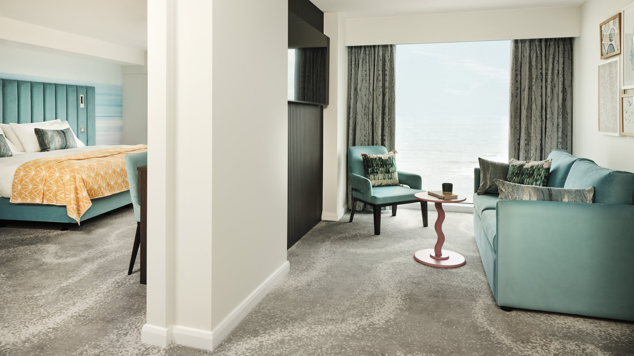 Hotel Indigo TORQUAY by IHG Room Type - 1 King Suite Sea View with Sofa Bed