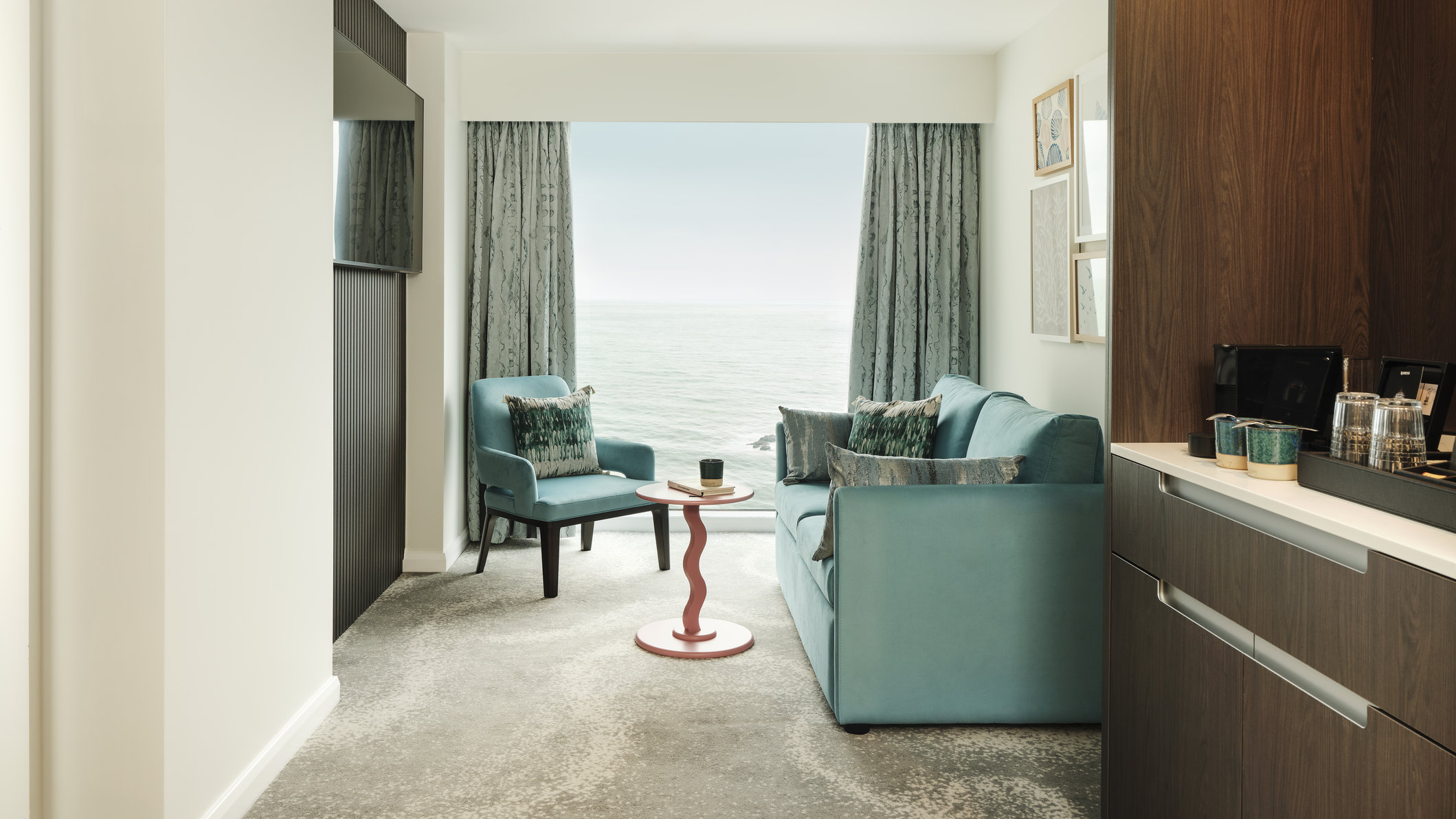Hotel Indigo TORQUAY by IHG Room Type - 2 Single Suite Sea View with Sofa Bed