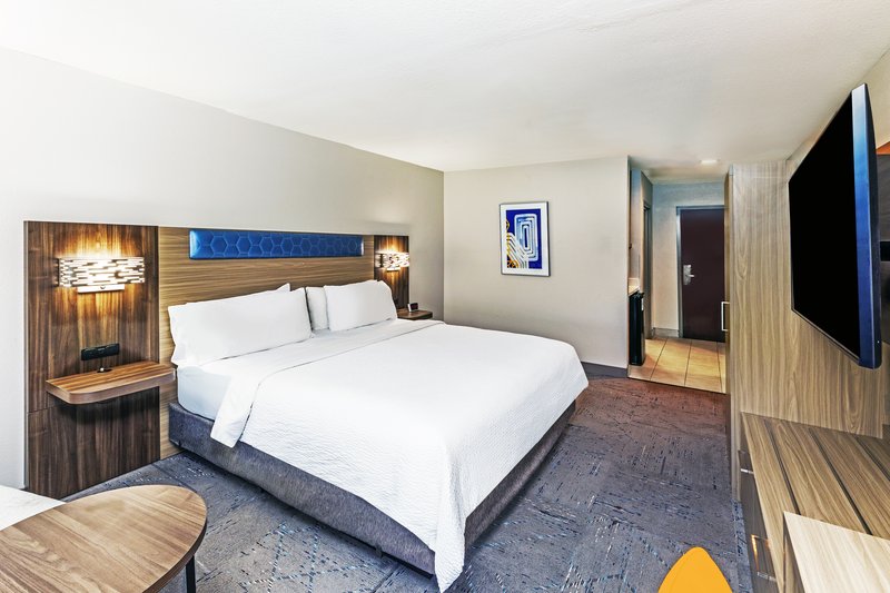 HOLIDAY INN EXP BREAUX BRIDGE
