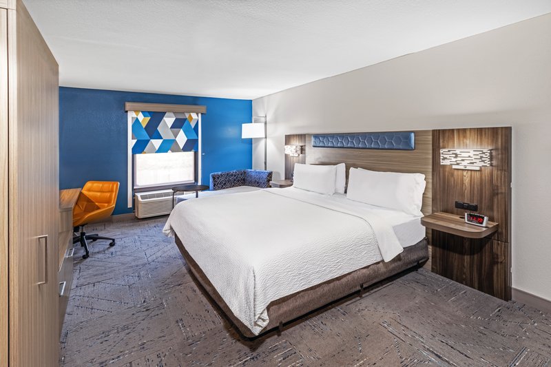 HOLIDAY INN EXP BREAUX BRIDGE