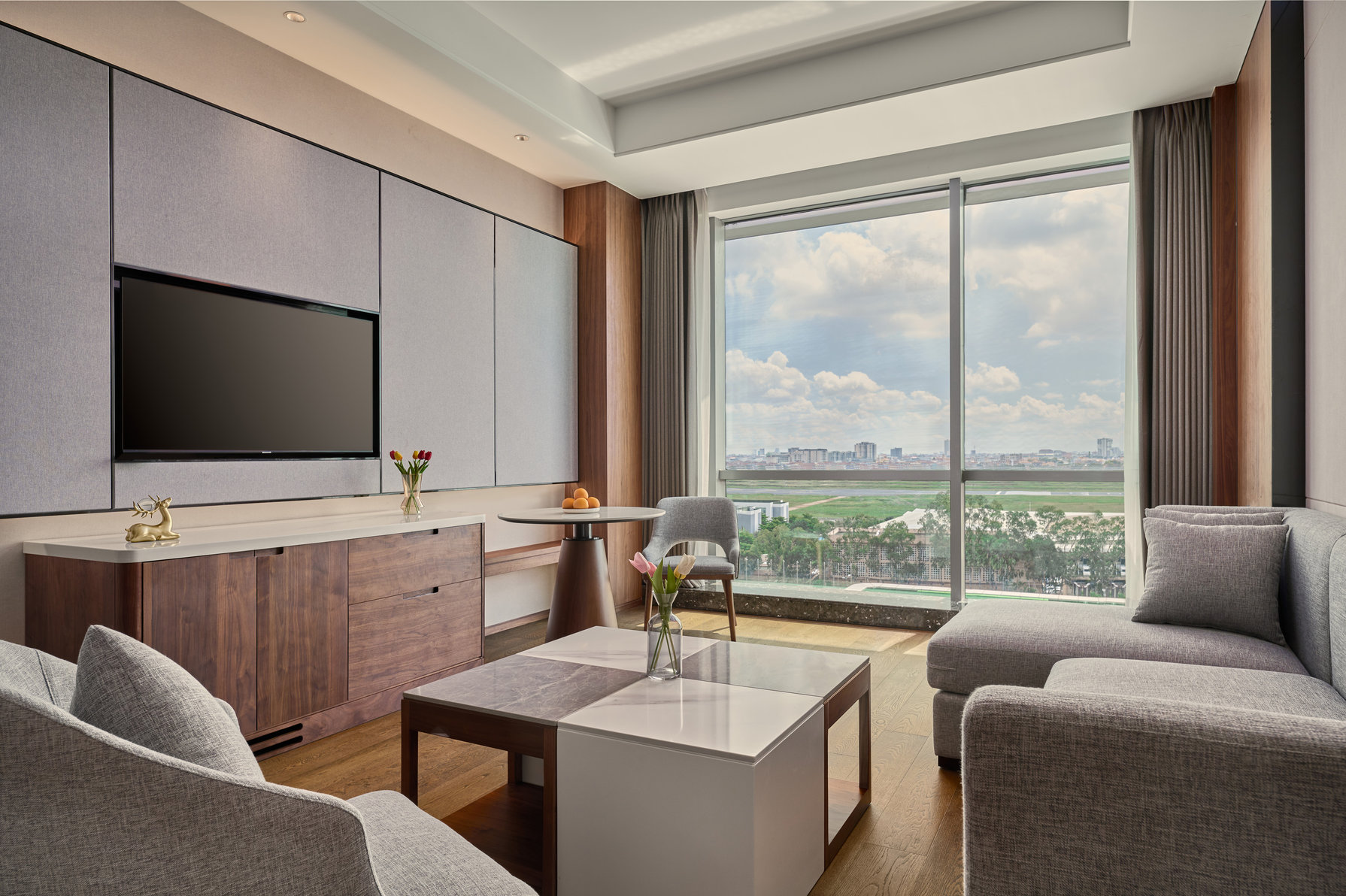 Crowne Plaza PHNOM PENH by IHG Room Type - 1 Bedroom Suite