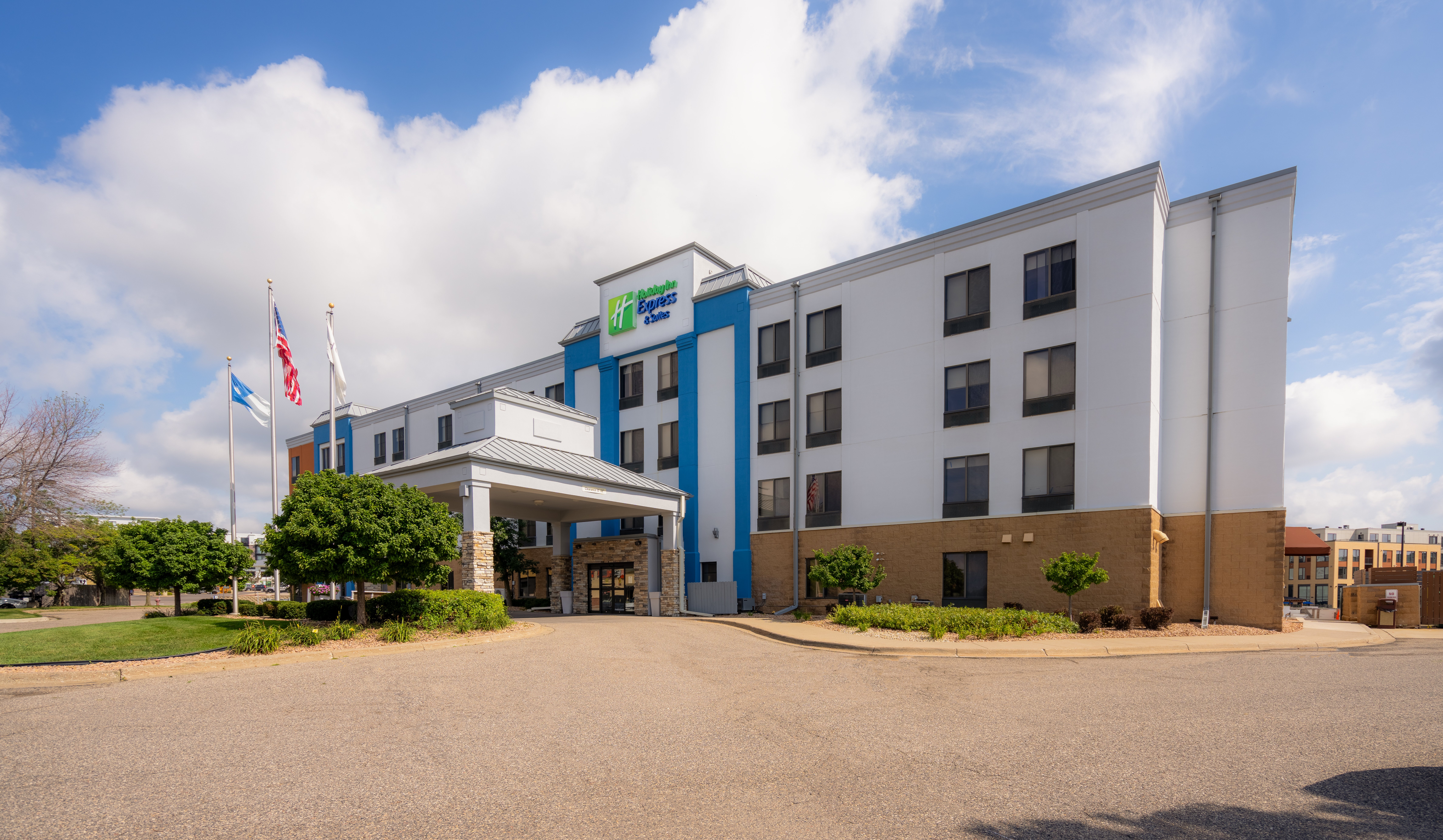 Holiday Inn Express & Suites Minnetonka