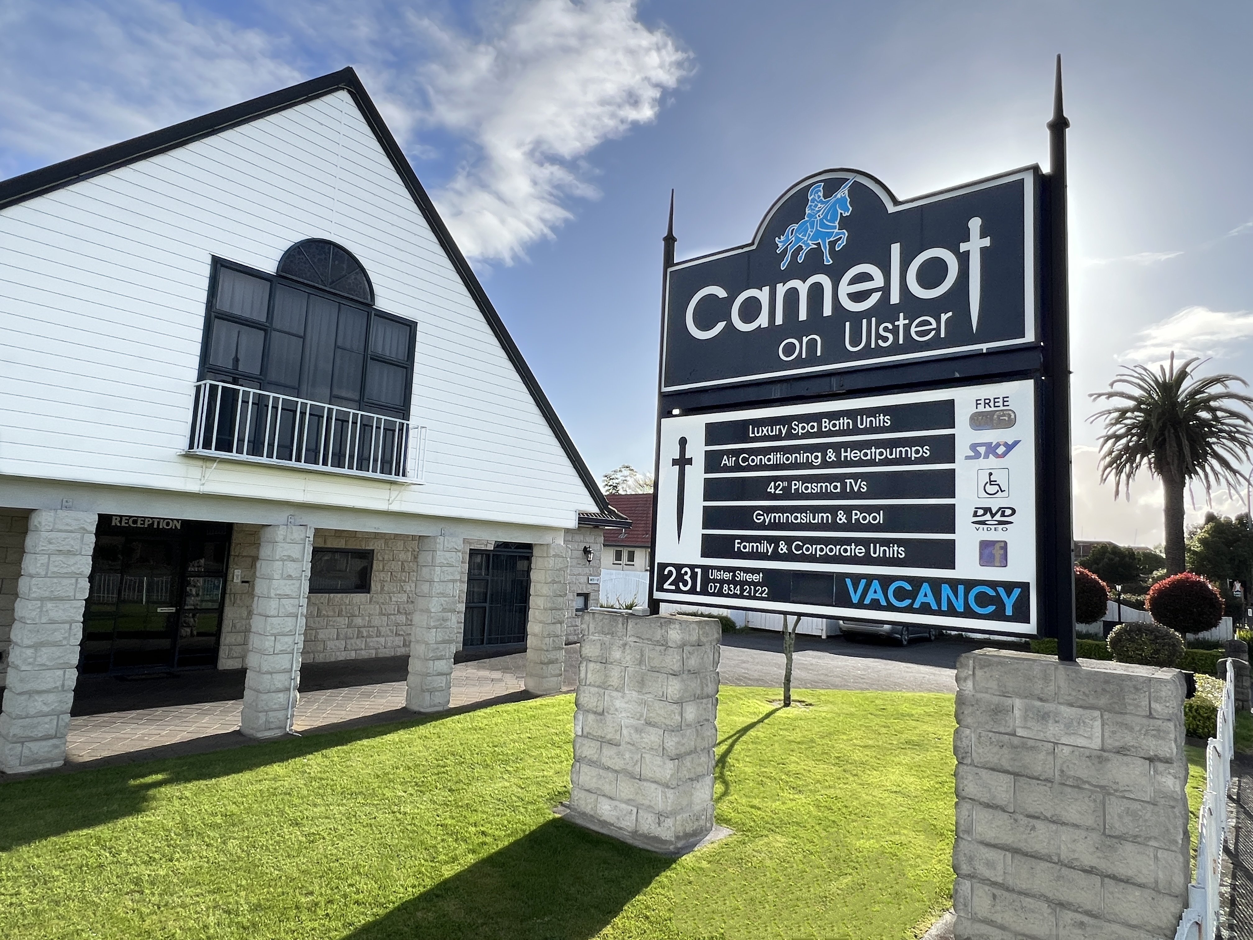 Camelot Motor Inn