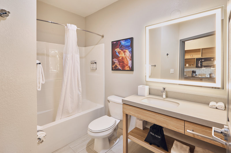 CANDLEWOOD SUITES HOT SPRINGS
