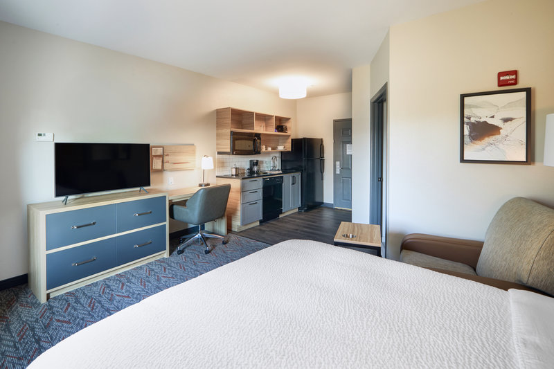 CANDLEWOOD SUITES HOT SPRINGS