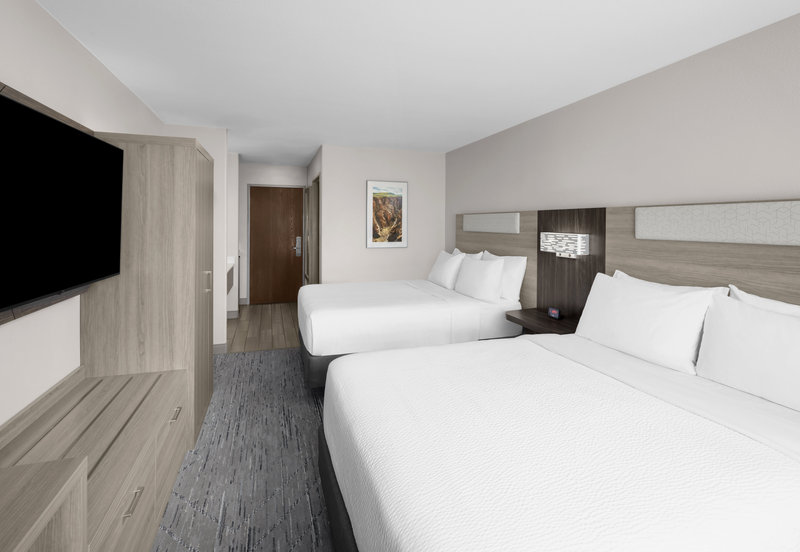 HOLIDAY INN EXP STES MONTROSE