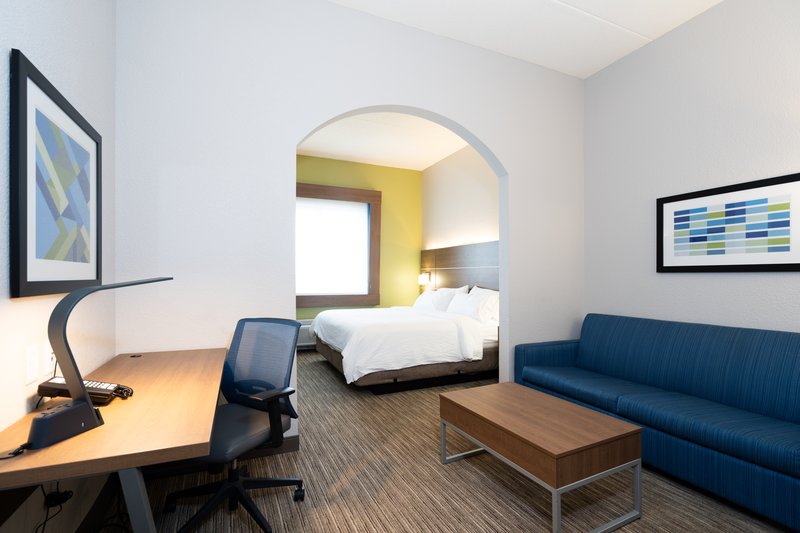 HOLIDAY INN EXP STES MANKATO E