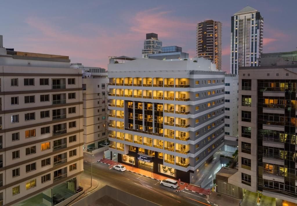 Savoy Crest Hotel