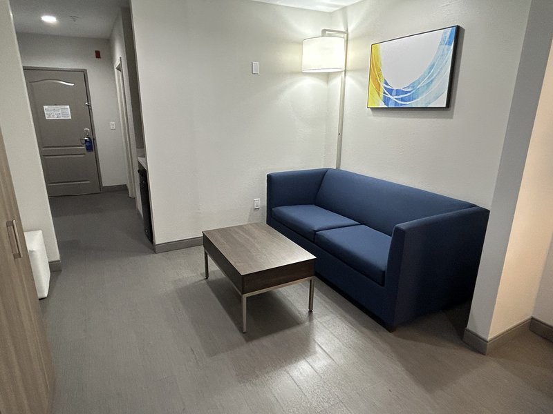 Holiday Inn Express Hotel & Suites GRANTS – MILAN